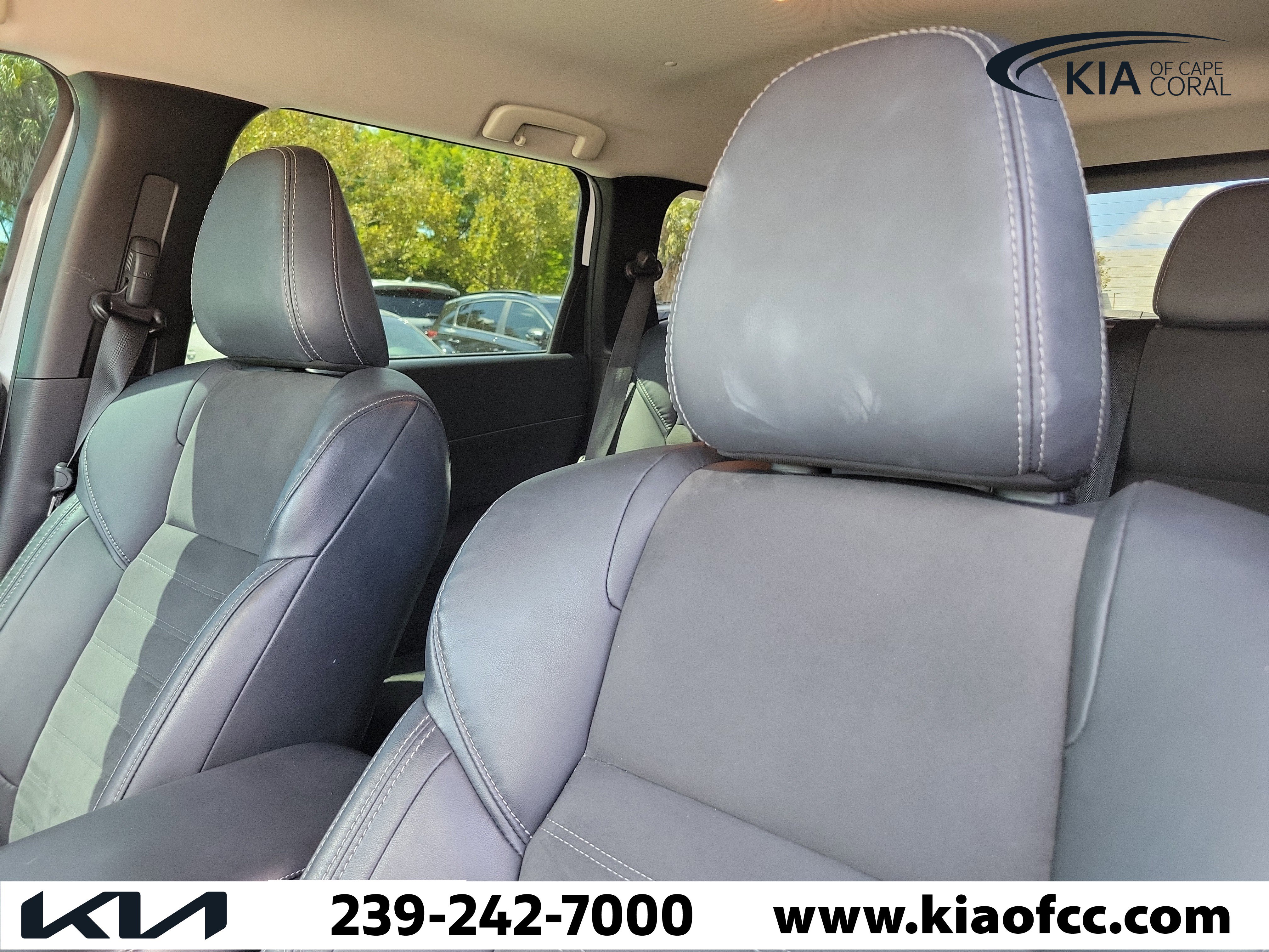 Used 2023 Mitsubishi Outlander SE Black Edition FWD image 14