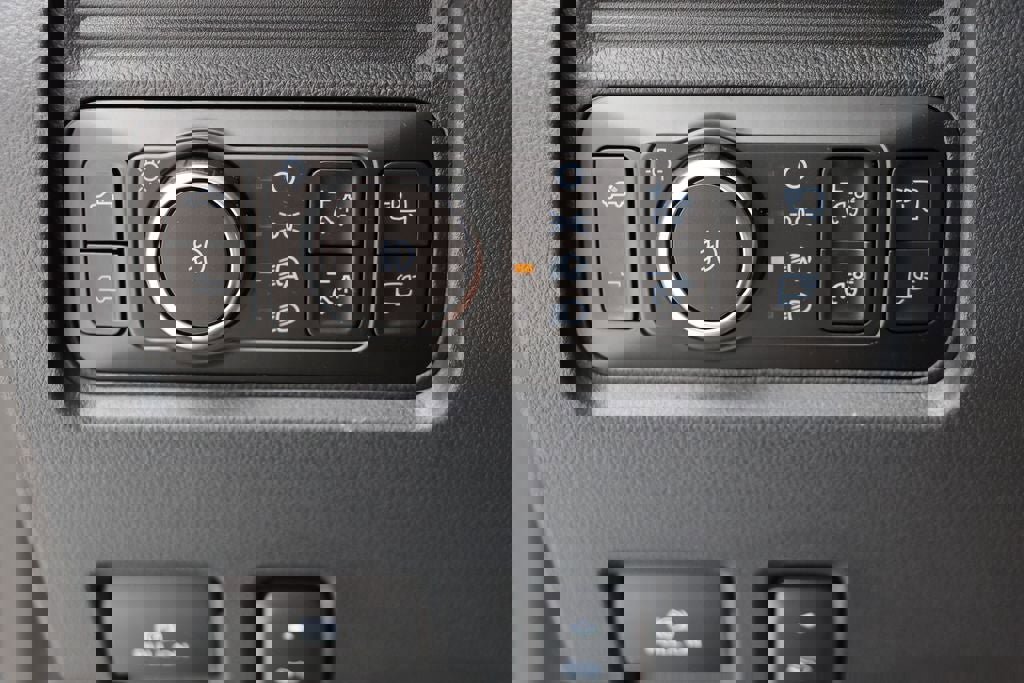 New 2026 Ford F250 Platinum image 32