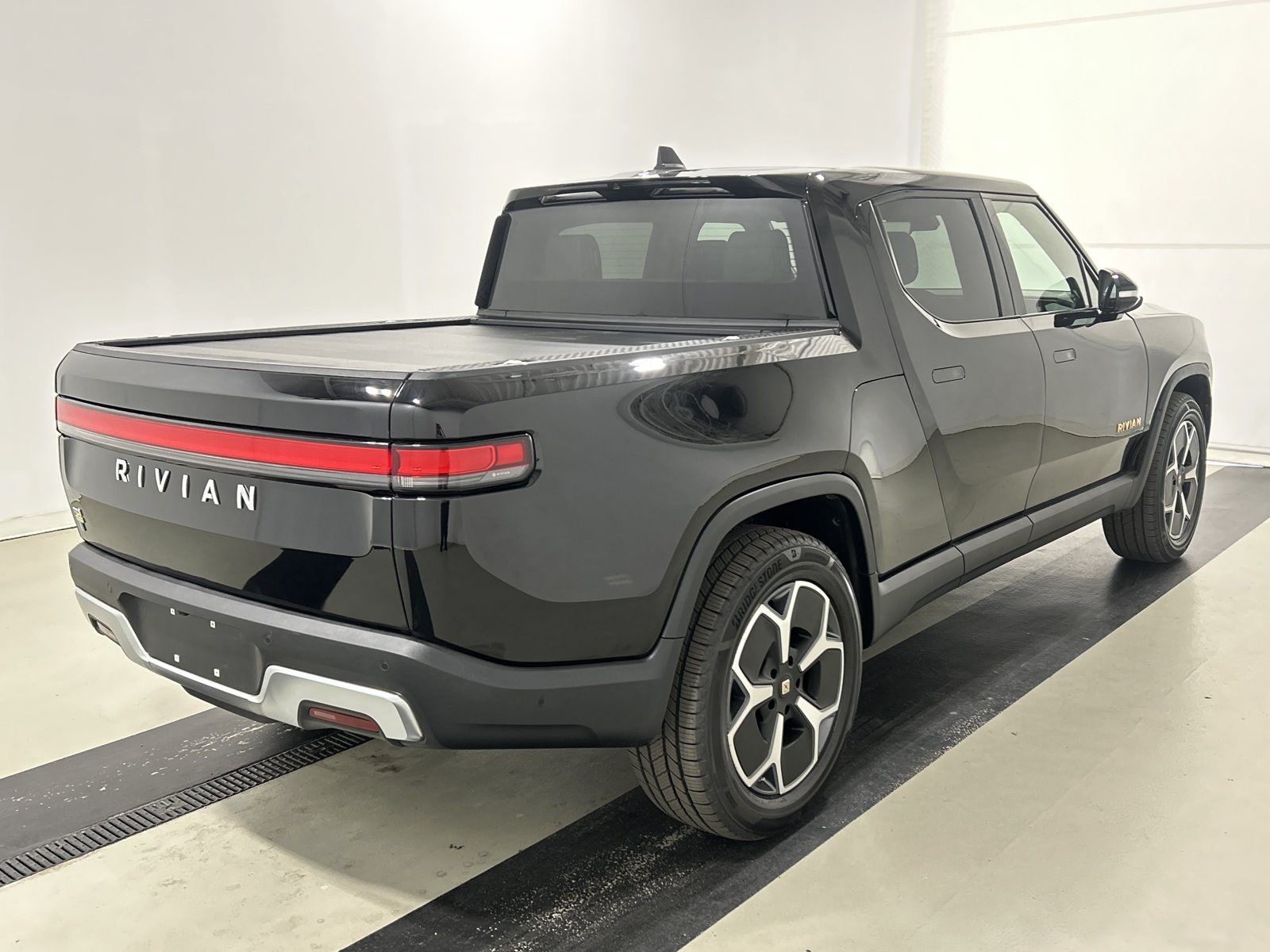 Used 2022 Rivian R1T Adventure AWD/4WD image 5