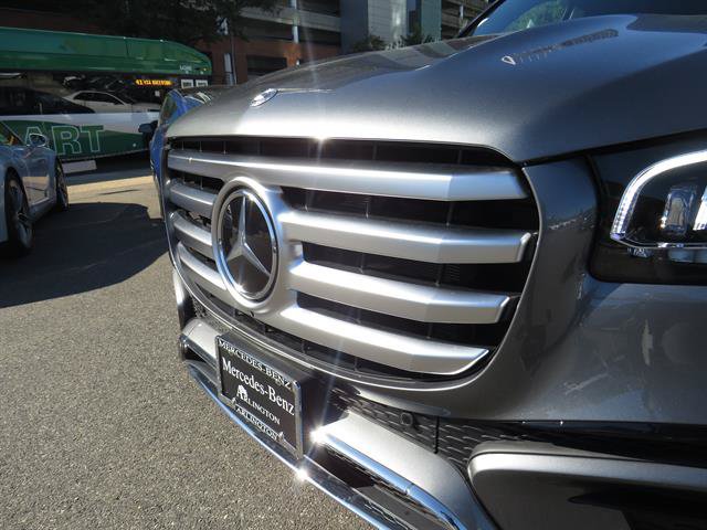 Used 2025 Mercedes-Benz GLS 450 4MATIC image 26