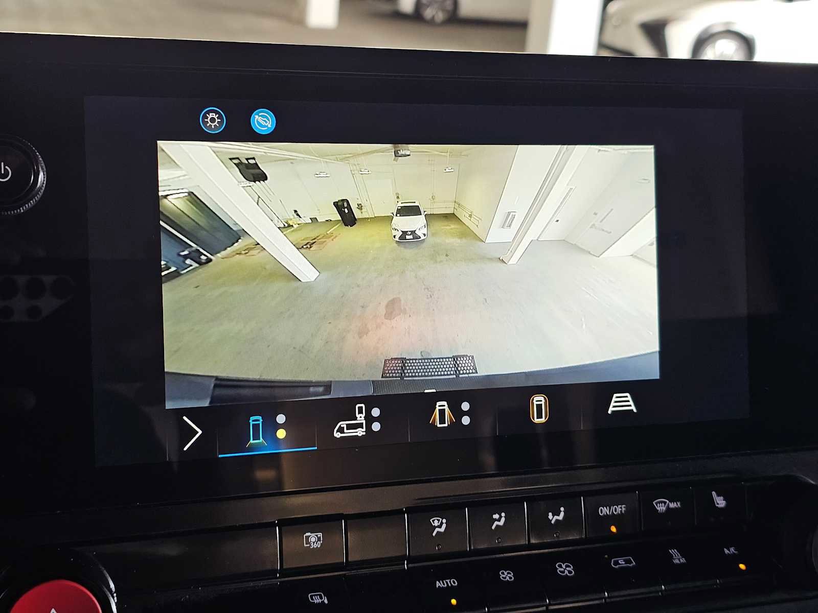 Used 2025 Chevrolet Brightdrop 400 image 26