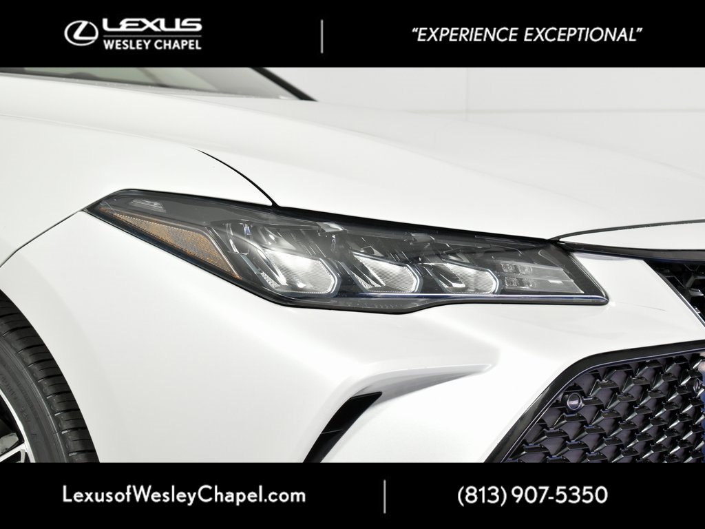 Used 2019 Toyota Avalon XSE image 3