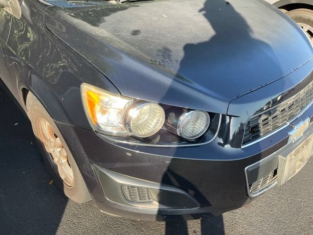 Used 2014 Chevrolet Sonic LT FWD image 2