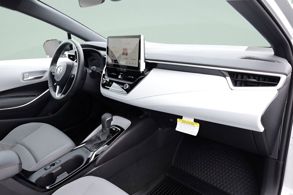 Certified 2025 Toyota Corolla SE w/ SE Premium Package FWD image 28