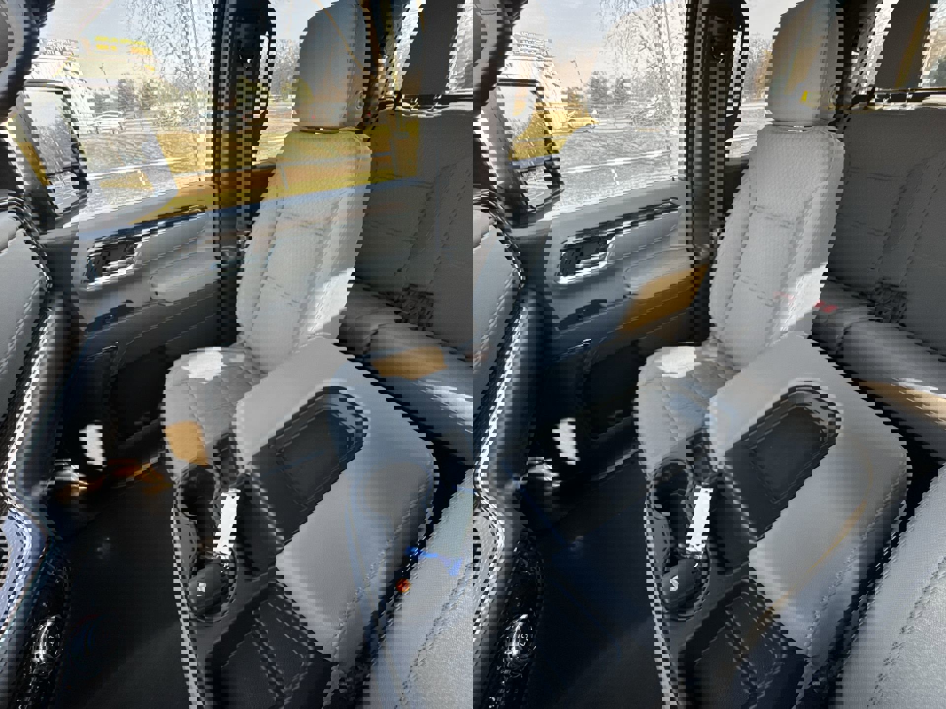 Used 2025 GMC Sierra 2500 SLE image 21