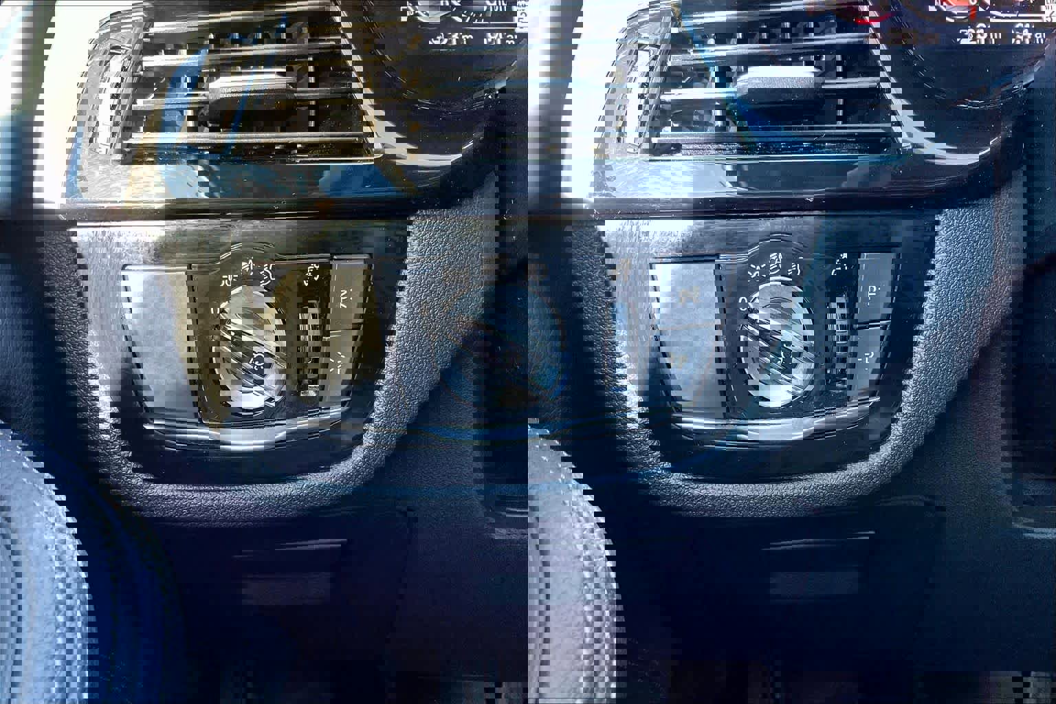 Used 2022 BMW 530i xDrive w/ Premium Package image 37