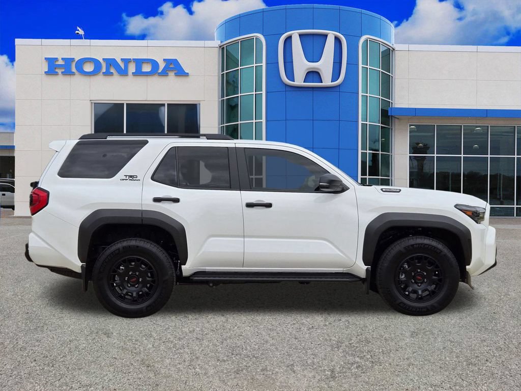 Used 2025 Toyota 4Runner TRD Off-Road AWD/4WD image 2
