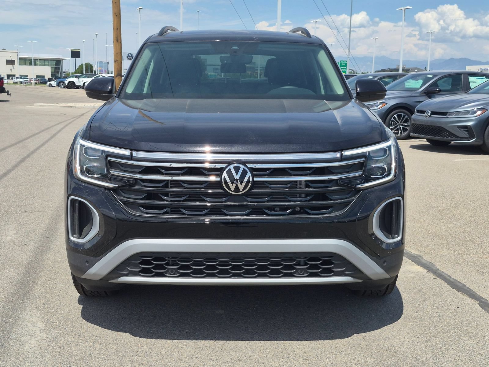 New 2026 Volkswagen Atlas Peak Edition AWD/4WD image 8