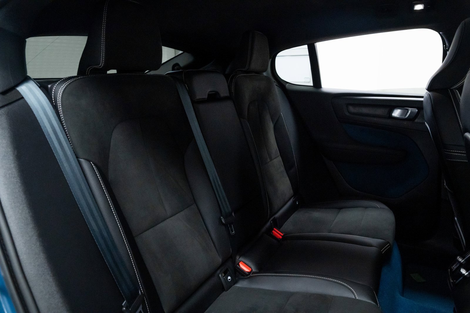 Used 2023 Volvo C40 P8 Recharge Plus w/ Climate Package image 22