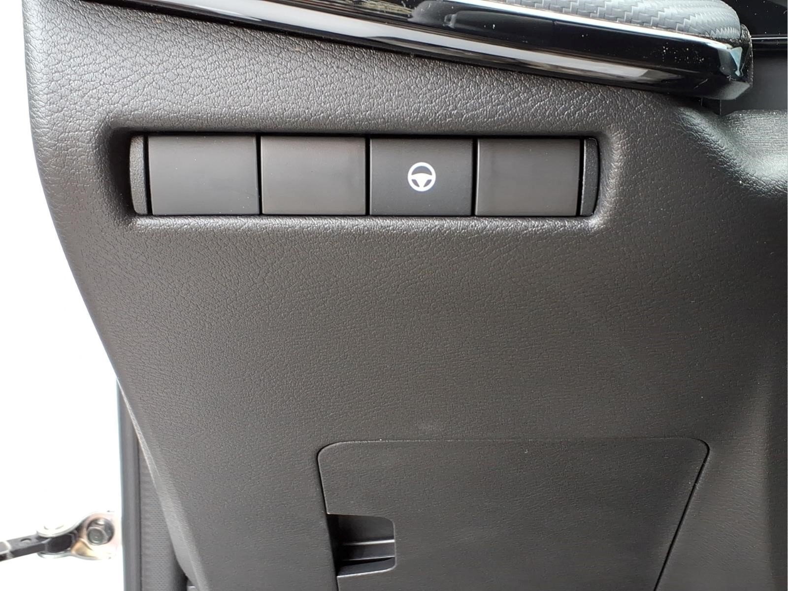 Certified 2025 Nissan Kicks SR AWD/4WD image 19