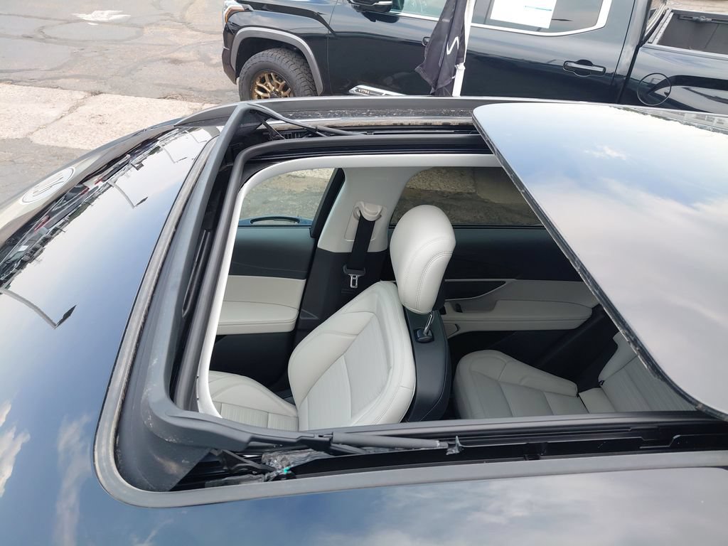 New 2026 Lincoln Nautilus Reserve w/ Jet Appearance Package AWD/4WD image 12