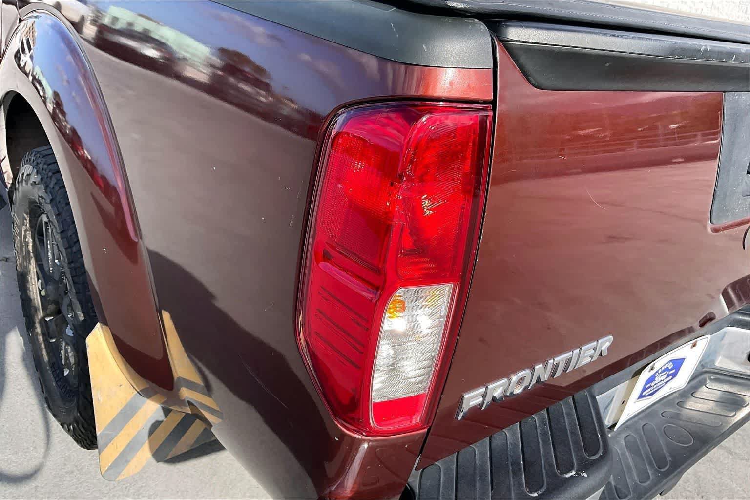 Used 2017 Nissan Frontier SV w/ SV Value Truck Package RWD image 32