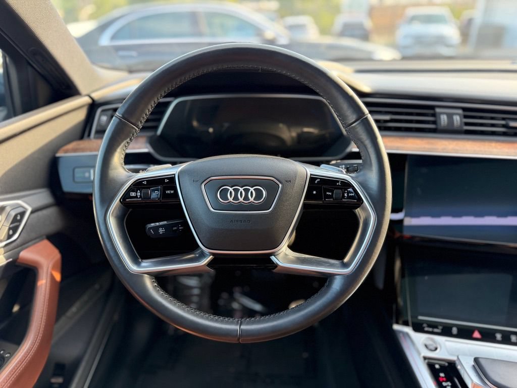 Used 2021 Audi e-tron Prestige w/ Prestige Package AWD/4WD image 27