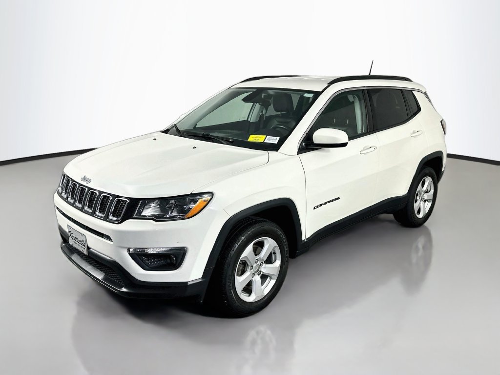 Used 2018 Jeep Compass Latitude w/ Popular Equipment Group AWD/4WD image 3