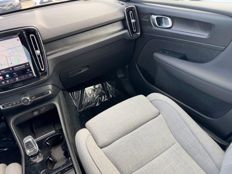 Certified 2023 Volvo C40 P8 Recharge Ultimate image 16