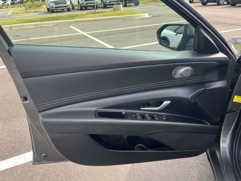 Certified 2025 Hyundai Elantra SEL FWD image 44