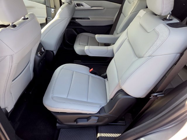 New 2026 Ford Explorer Active w/ Active Comfort Package AWD/4WD image 8