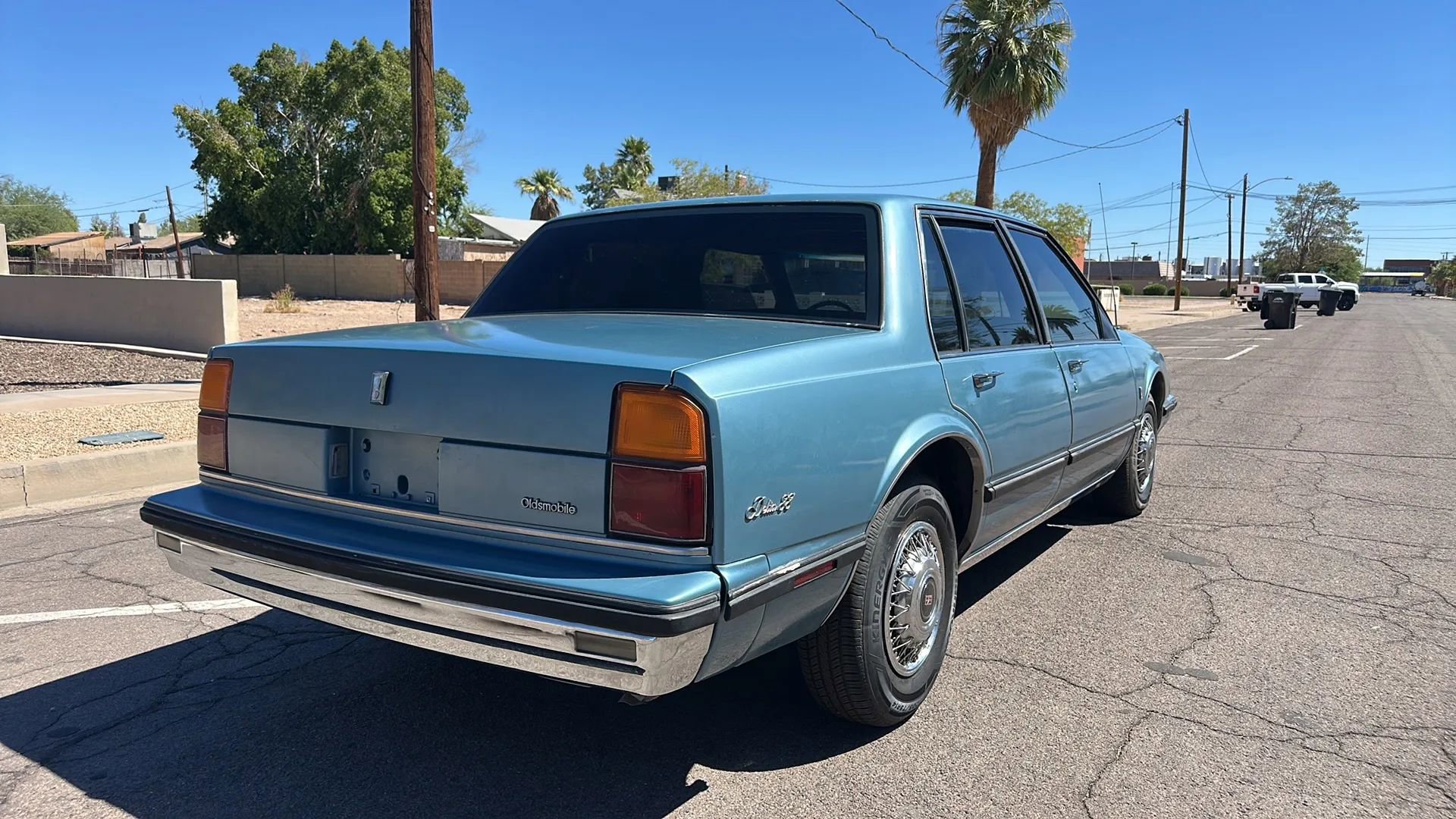 Used 1990 Oldsmobile 88 Royale Brougham image 21