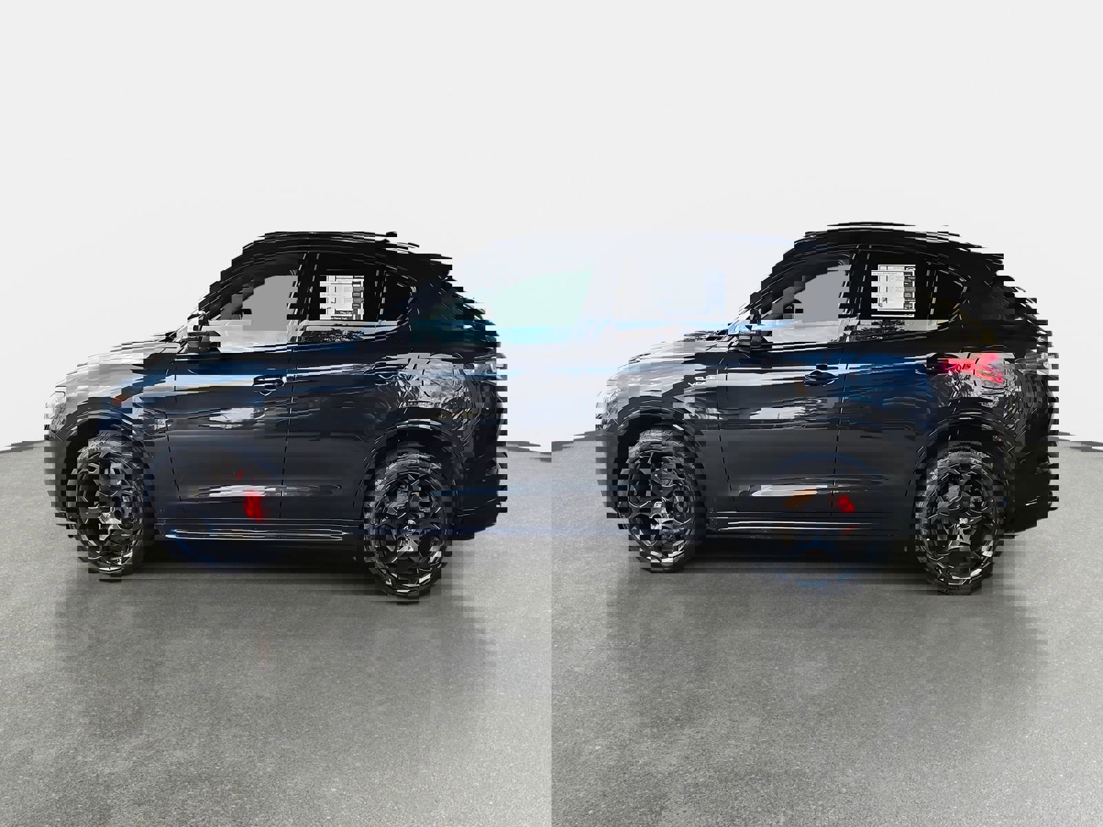 Used 2024 Alfa Romeo Stelvio Veloce image 8