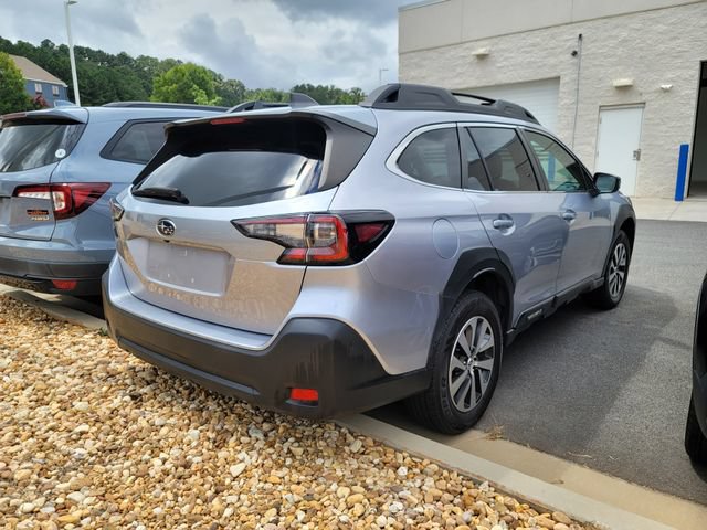 Used 2023 Subaru Outback Premium AWD/4WD image 6