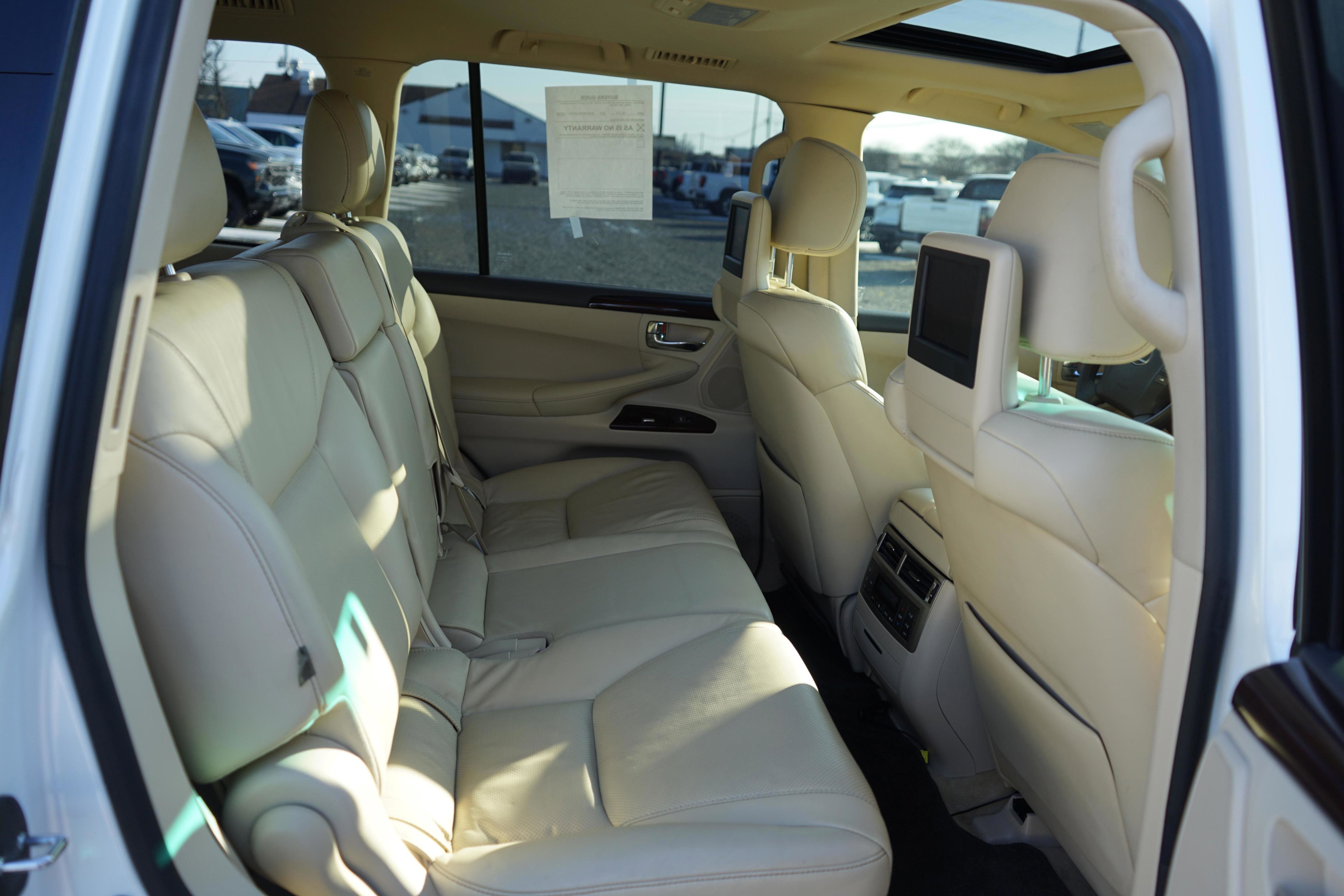 Used 2014 Lexus LX 570 4WD image 27