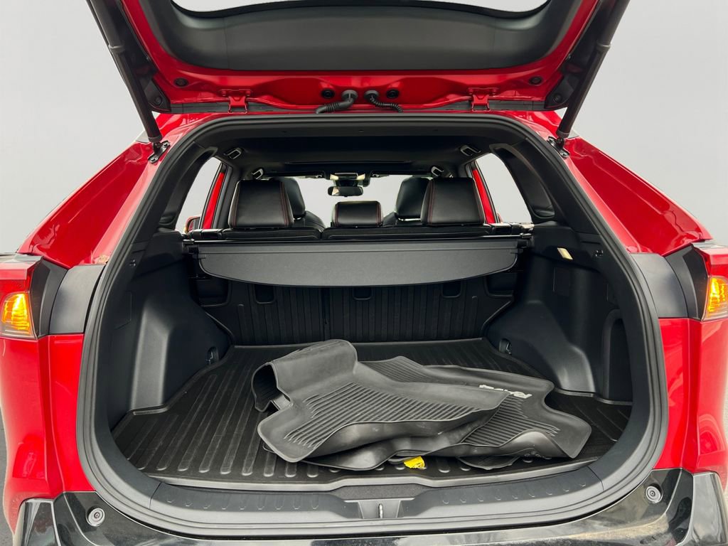 Used 2023 Toyota RAV4 SE image 9