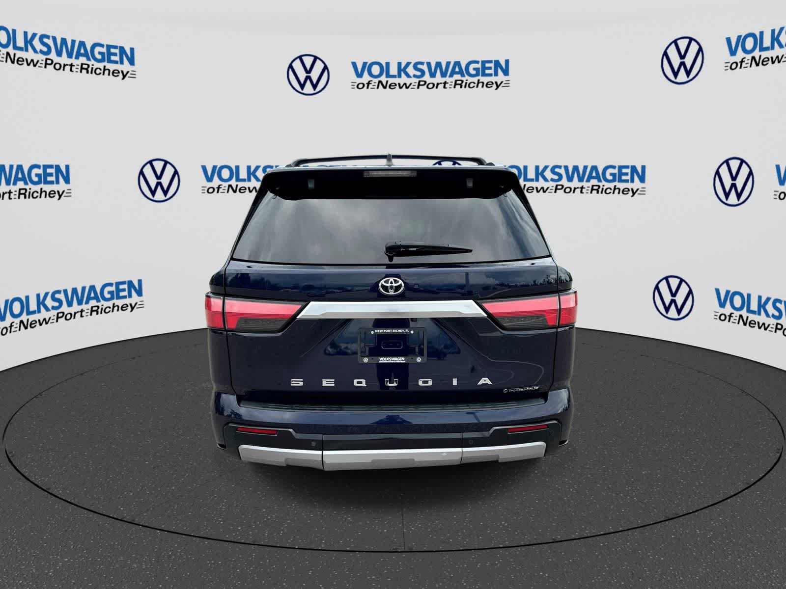 Used 2025 Toyota Sequoia Capstone AWD/4WD image 13