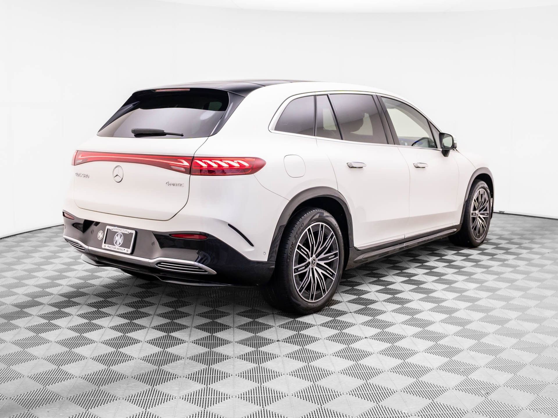 Used 2023 Mercedes-Benz EQS 580 4MATIC SUV image 5