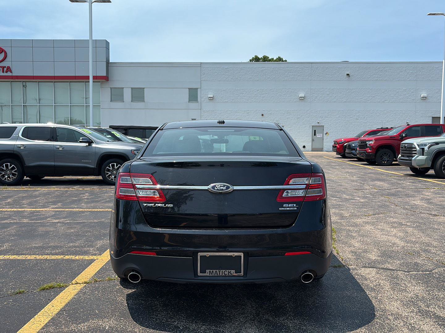 Used 2016 Ford Taurus SEL FWD image 25