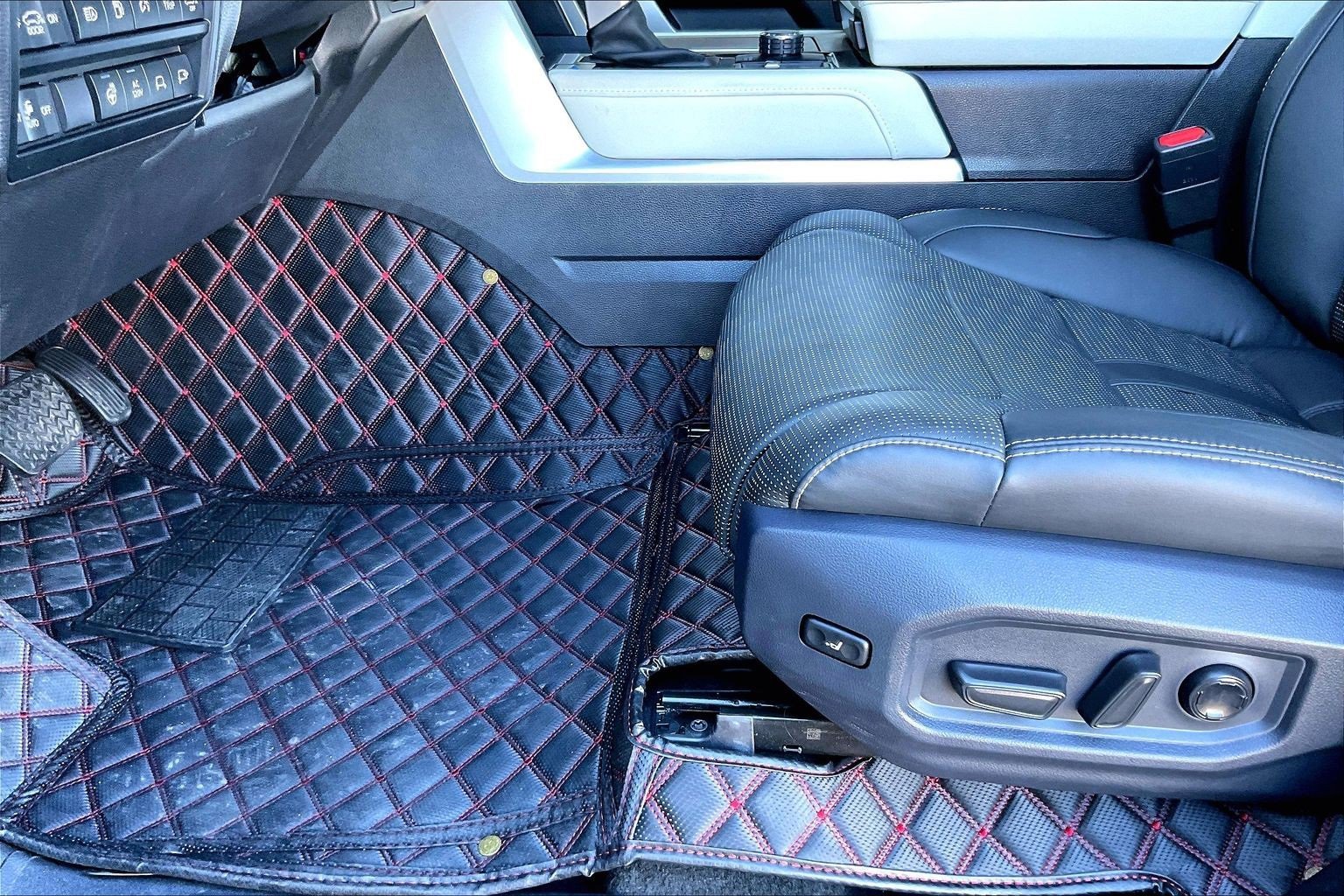 Used 2023 Toyota Sequoia Capstone image 16