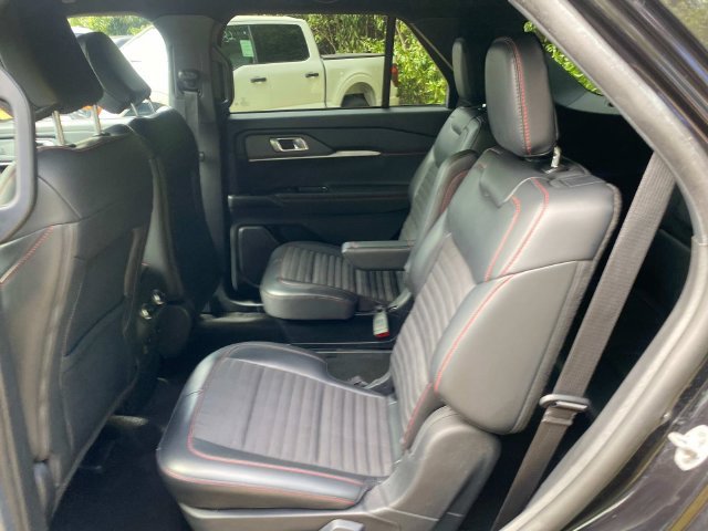 Used 2025 Ford Explorer ST-Line AWD/4WD image 9