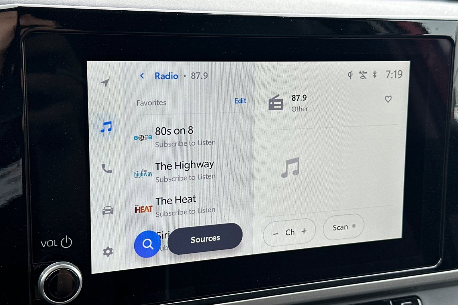 Used 2025 Toyota Camry LE image 19