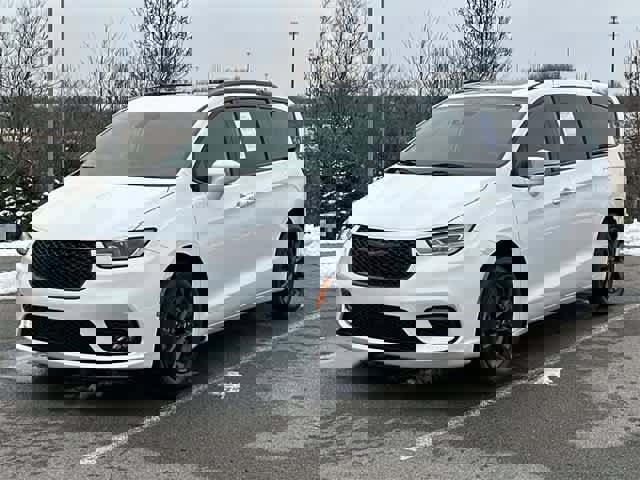 Used 2021 Chrysler Pacifica Limited w/ S Appearance Package