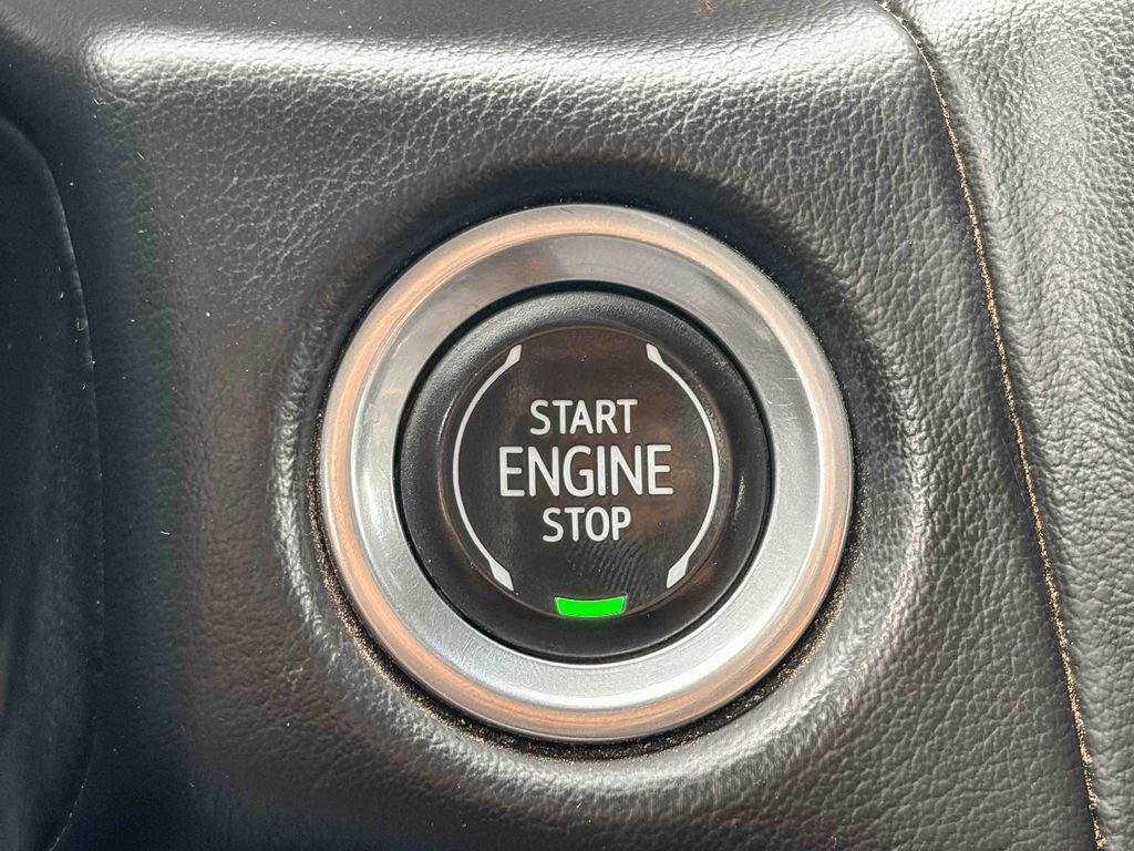 Used 2022 GMC Yukon XL AT4 image 27