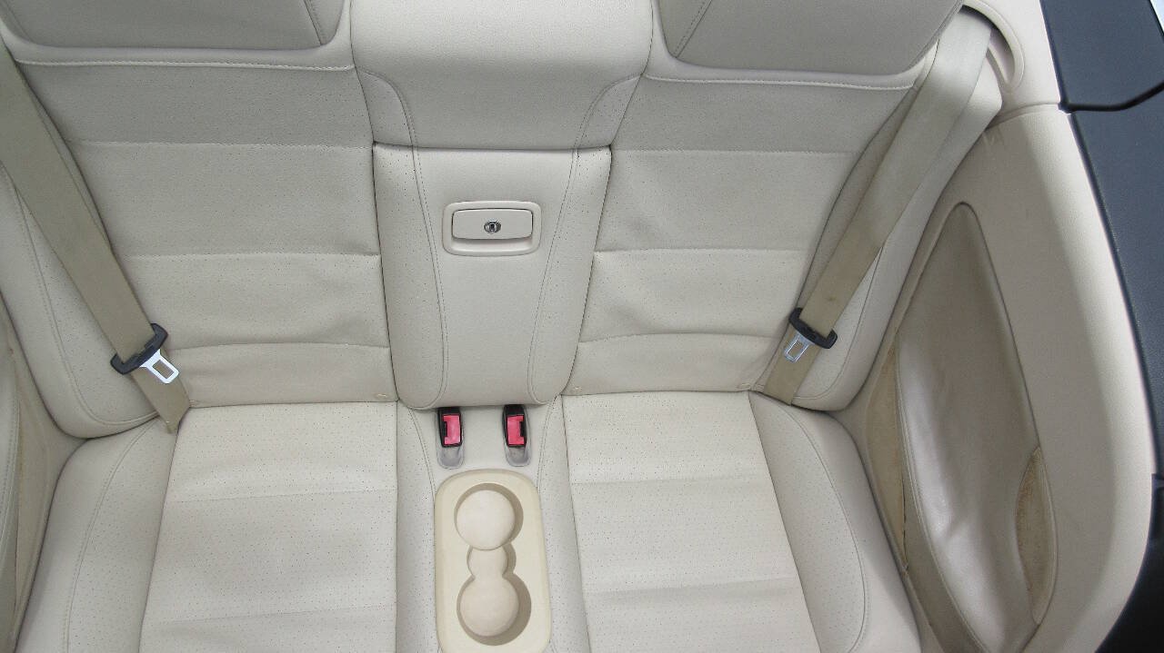 Used 2011 Volkswagen Eos Komfort FWD image 34