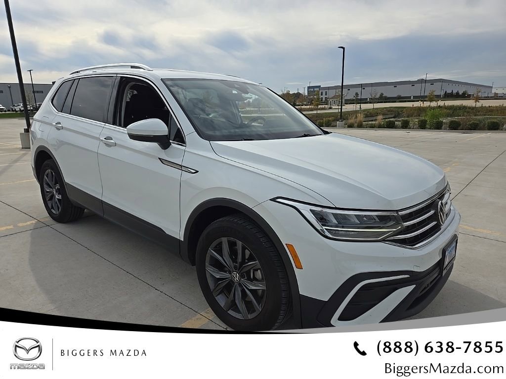 Used 2022 Volkswagen Tiguan SE w/ Panoramic Sunroof Package