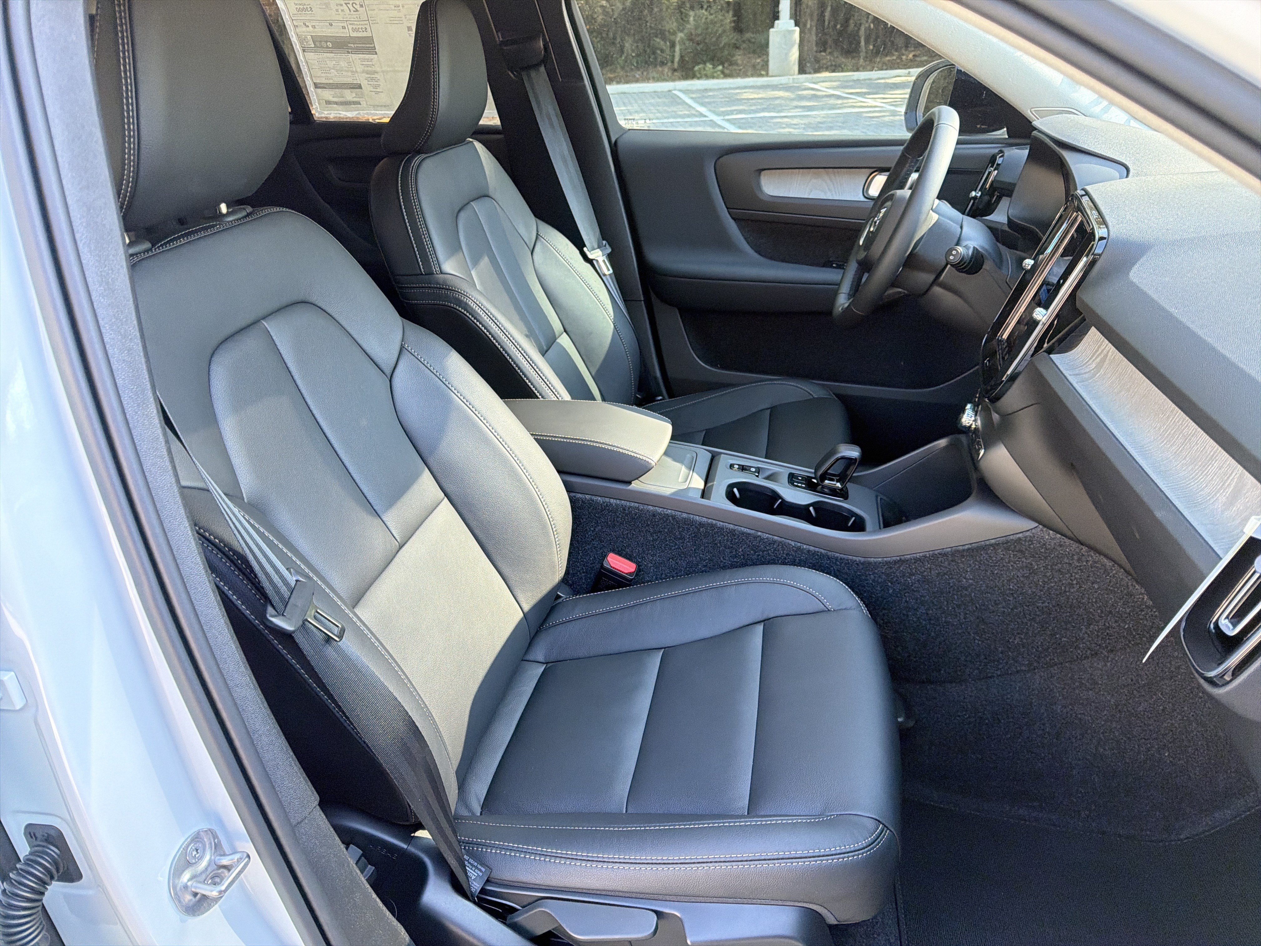 New 2026 Volvo XC40 B4 Core FWD image 21
