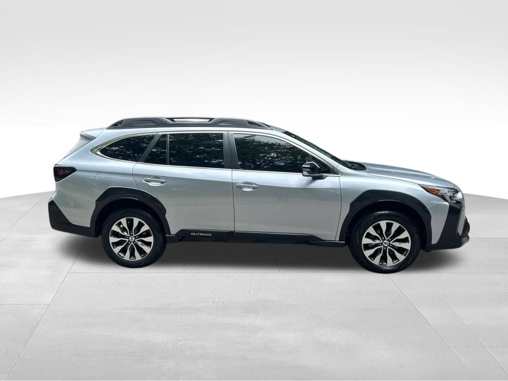 Used 2023 Subaru Outback Limited AWD/4WD image 7