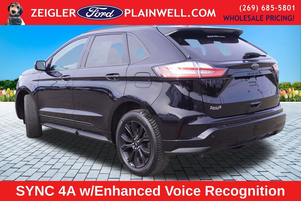Used 2023 Ford Edge SE w/ Black Appearance Package image 3