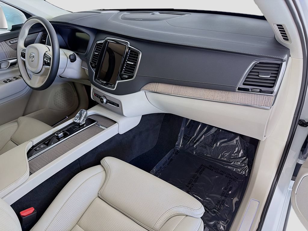 Used 2024 Volvo XC90 T8 Ultimate w/ Protection Package Premier AWD/4WD image 32