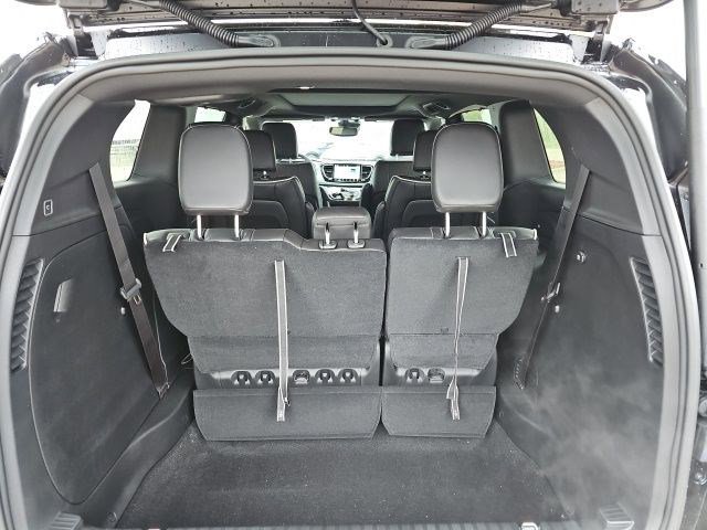 New 2026 Chrysler Pacifica Limited image 19