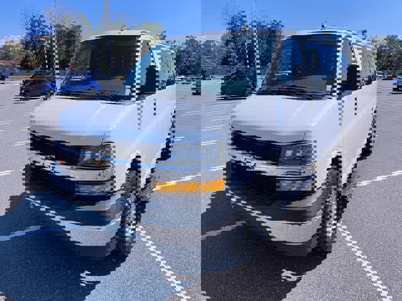 Used 2018 Chevrolet Express 3500 LT w/ LT Preferred Equipment Group image 7