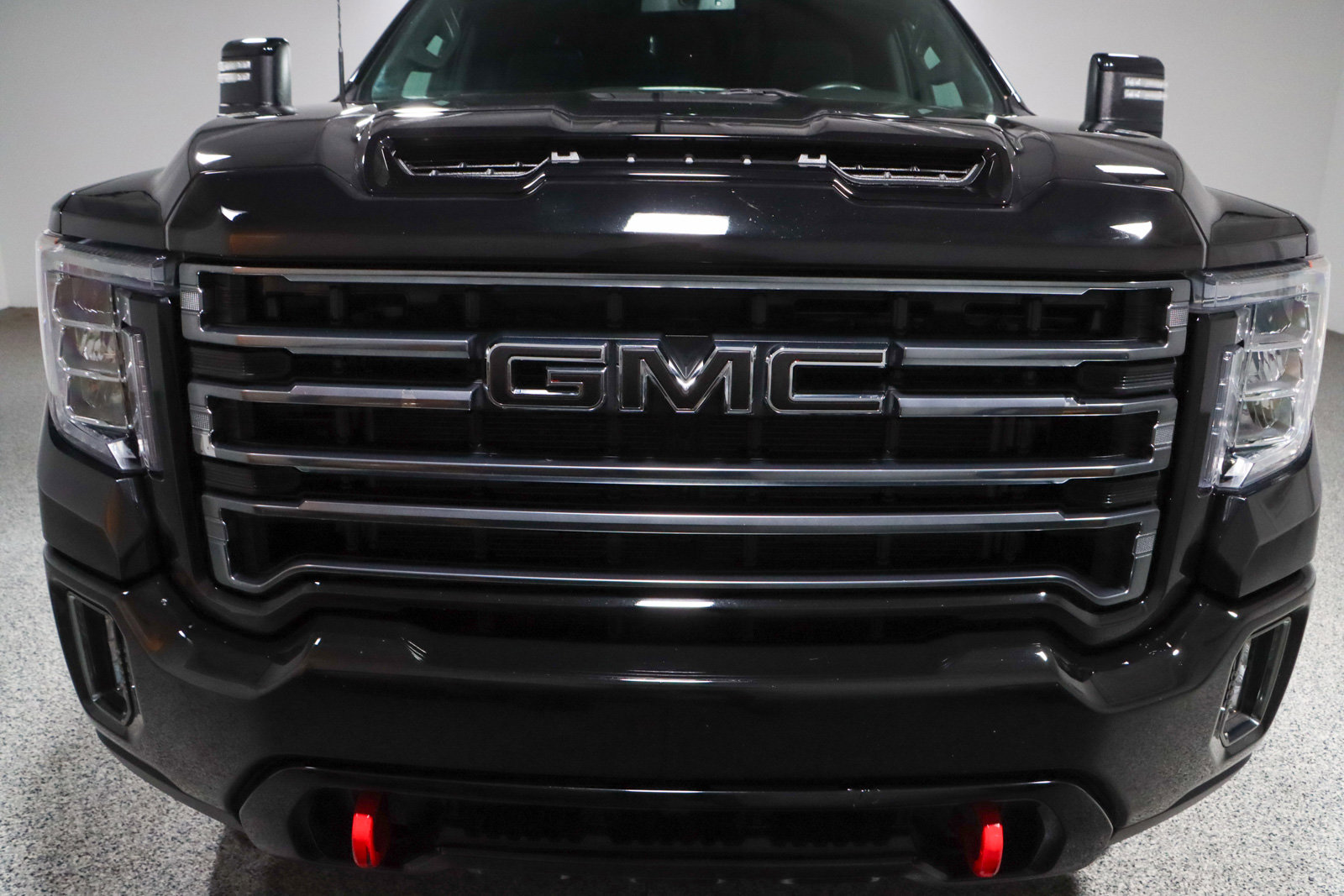 Used 2022 GMC Sierra 2500 AT4 w/ Snow Plow Prep/Camper Package image 4