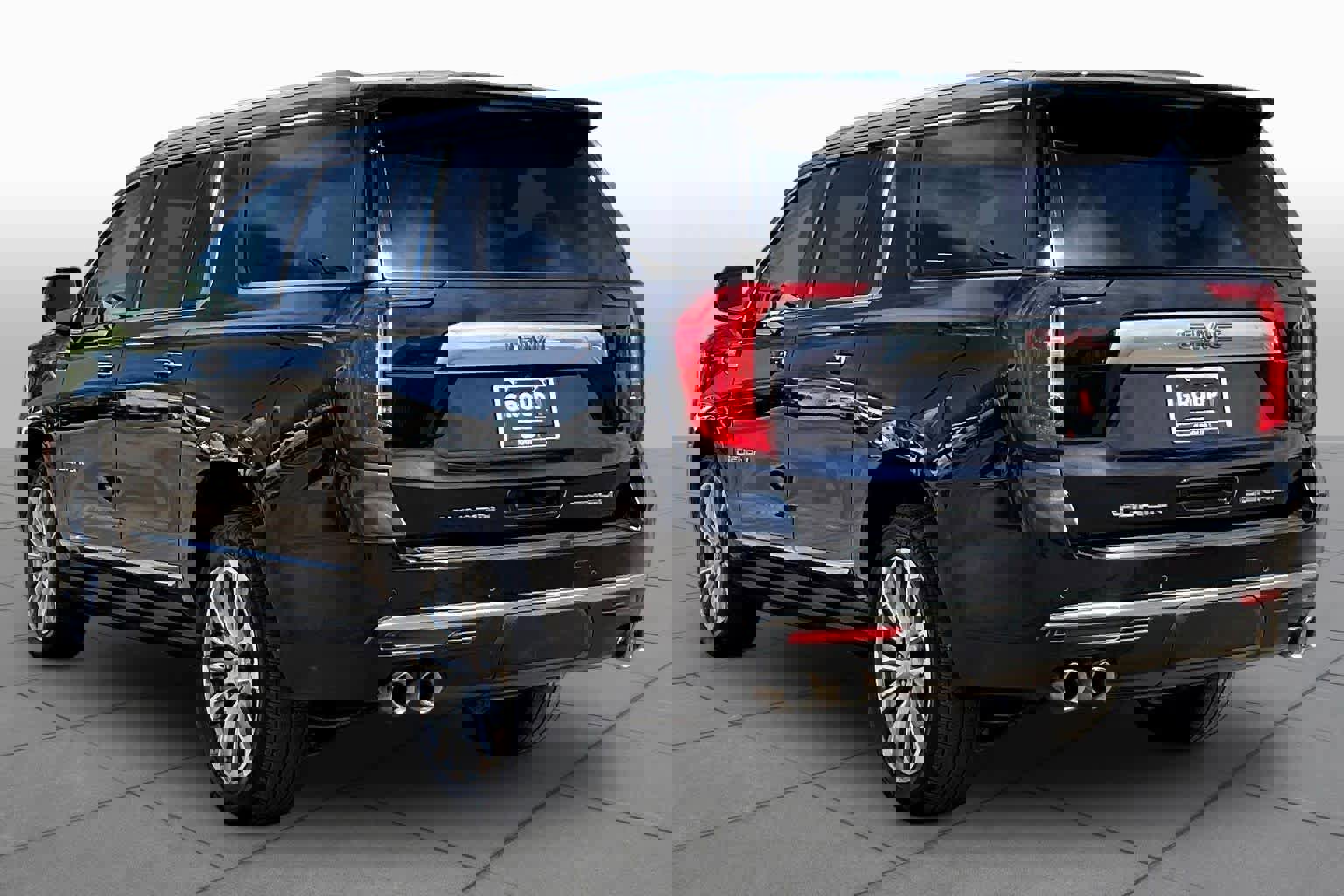 Used 2023 GMC Yukon XL Denali image 12