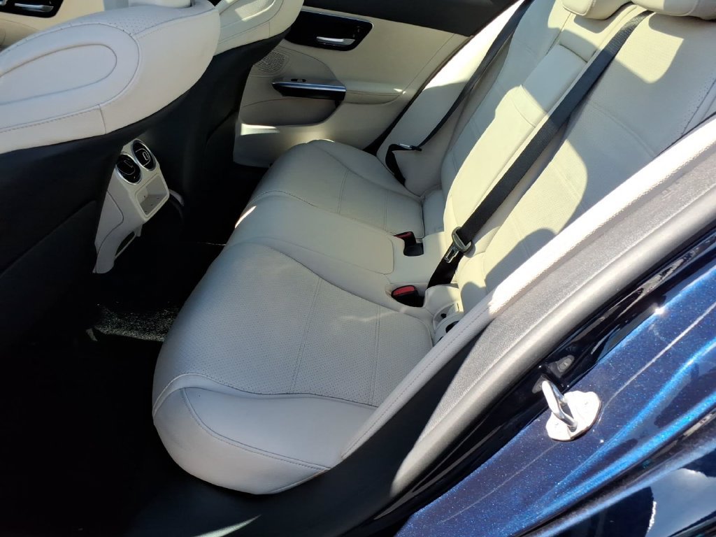 Used 2023 Mercedes-Benz C 300 4MATIC Sedan image 7