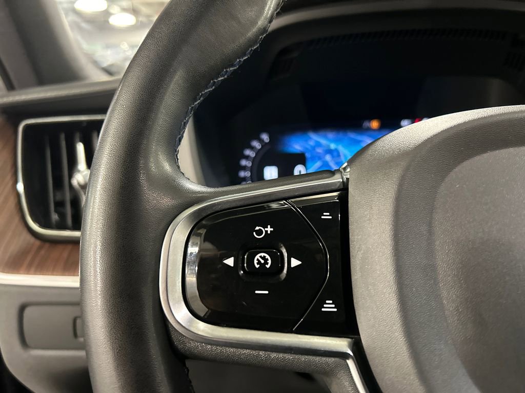 Certified 2023 Volvo XC60 T8 Ultimate w/ Climate Package image 13
