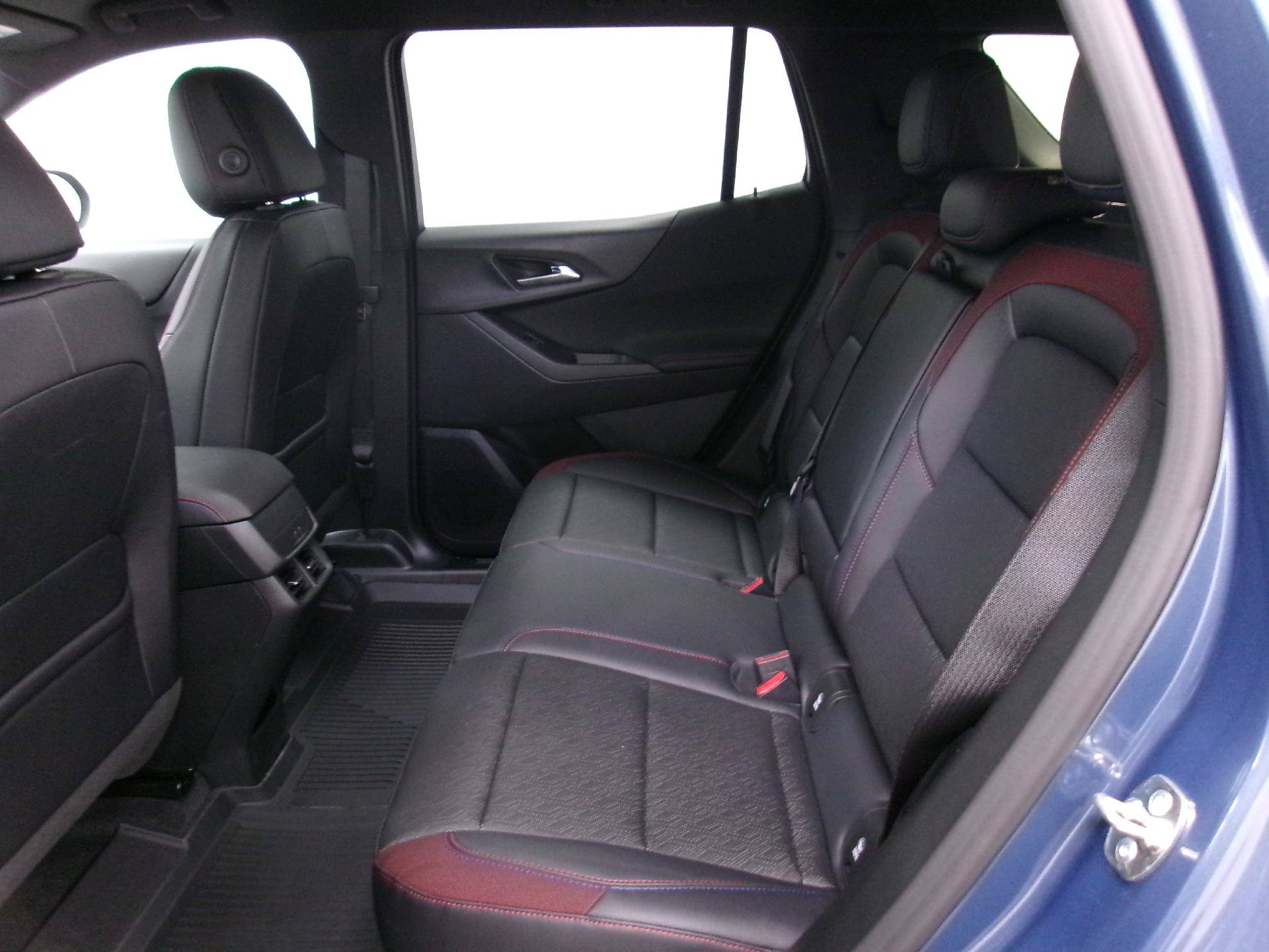 New 2026 Chevrolet Equinox RS w/ LPO, Floor Liner Package FWD image 9