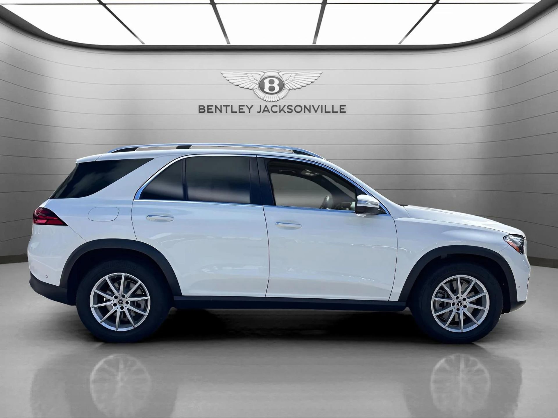 Used 2024 Mercedes-Benz GLE 450e 4MATIC image 5