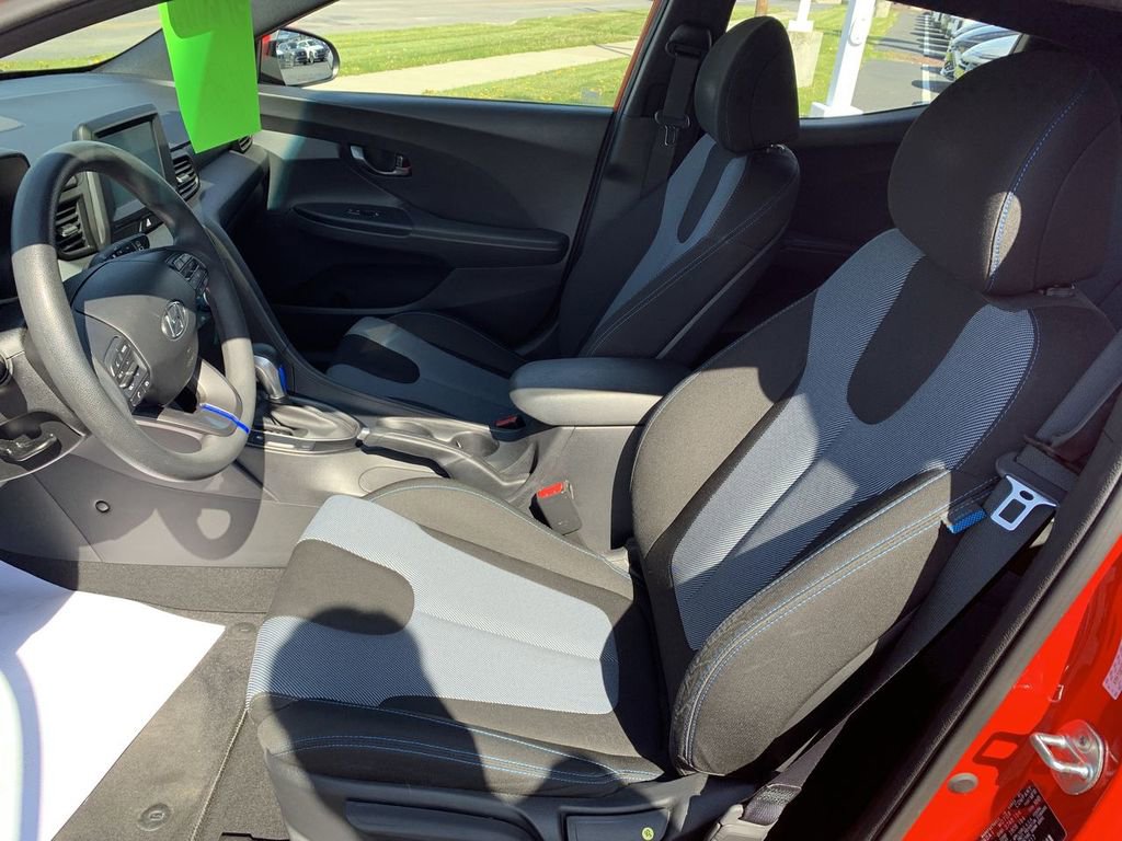 Used 2020 Hyundai Veloster 2.0 FWD image 11