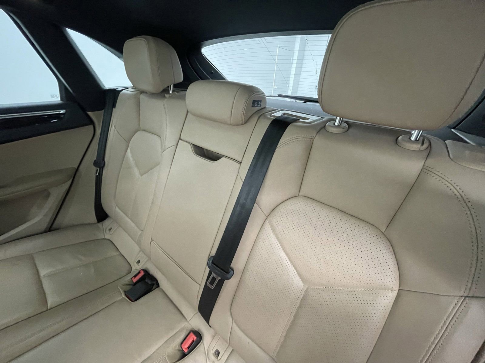 Certified 2023 Porsche Macan Turbo image 17